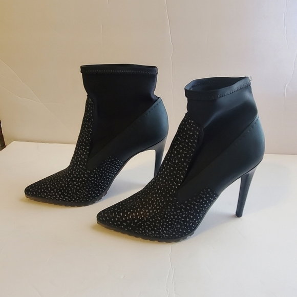 Tibi suede sock ankle boots. Black animal print. Sz 9.5. Pointed toe - Picture 6 of 11